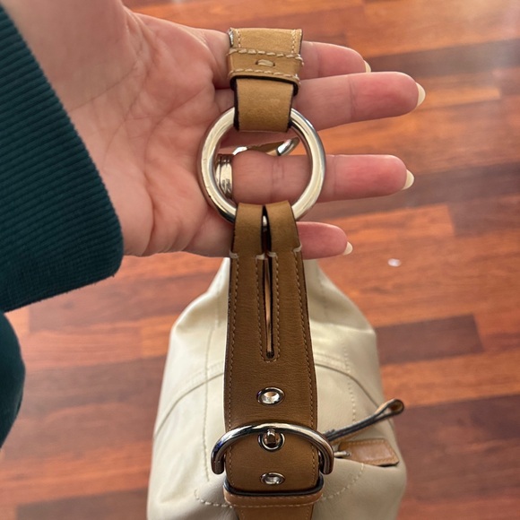 Coach  Hobo Bag with COA - Picture 3 of 9